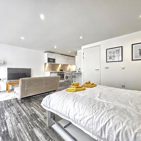 City Waterside, Old Street, Angel, Entire Private Apartment London Kültér fotó
