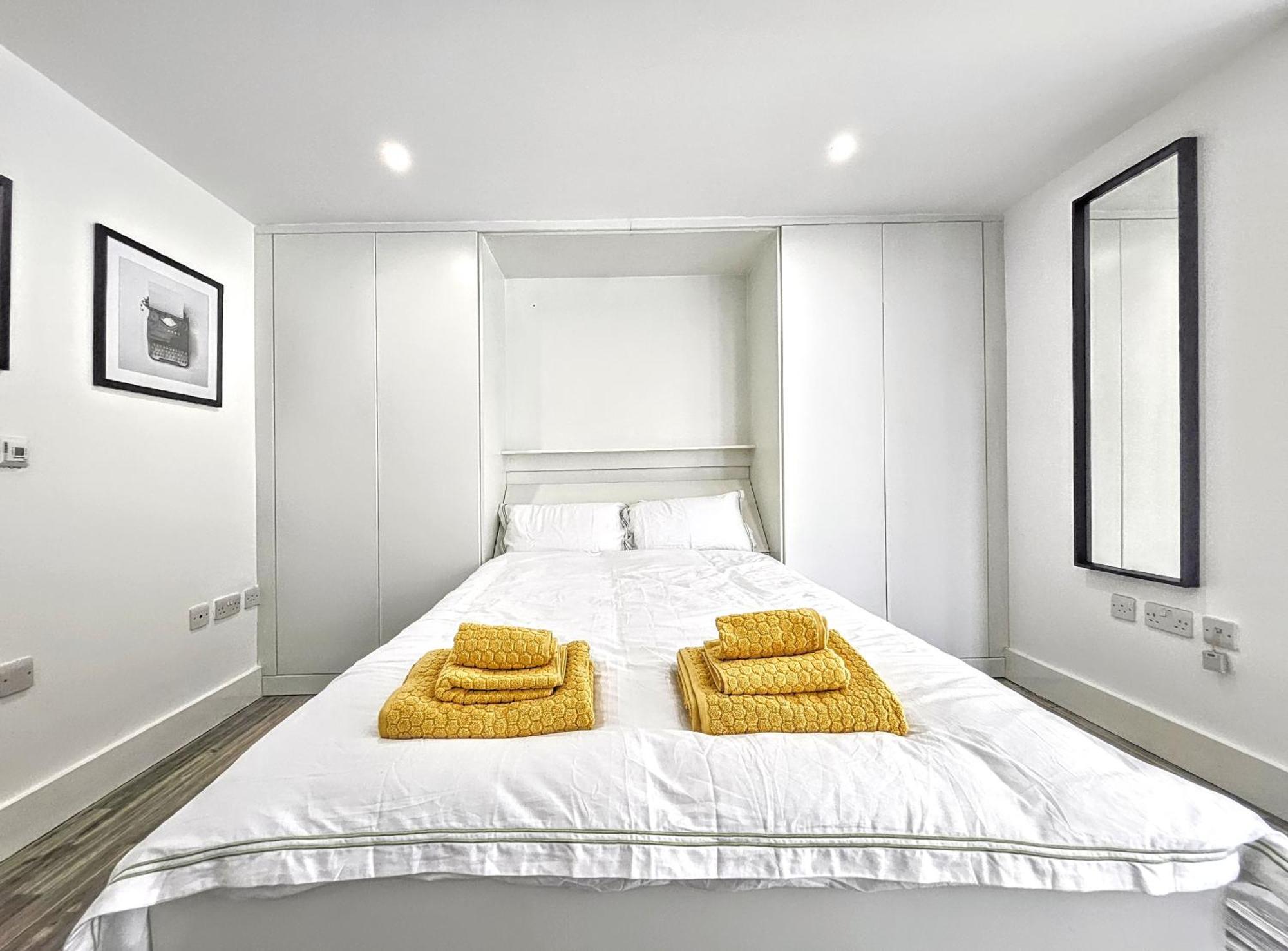 City Waterside, Old Street, Angel, Entire Private Apartment London Kültér fotó